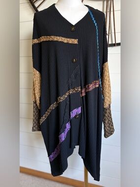 Staley Gretzinger “Art to Wear” Mixed Media Lagenlook Embellished Black Tunic OS
